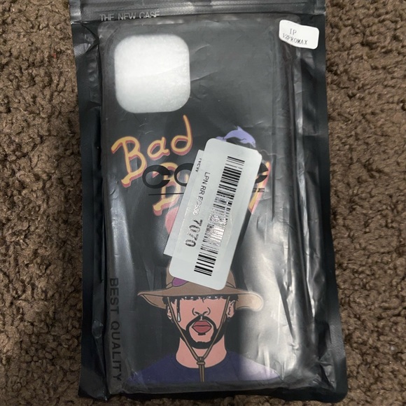 Bad Bunny IPhone case - Picture 2 of 3